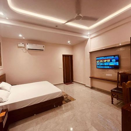 Faizābād Hotel Ram Anandam Inn מראה חיצוני תמונה