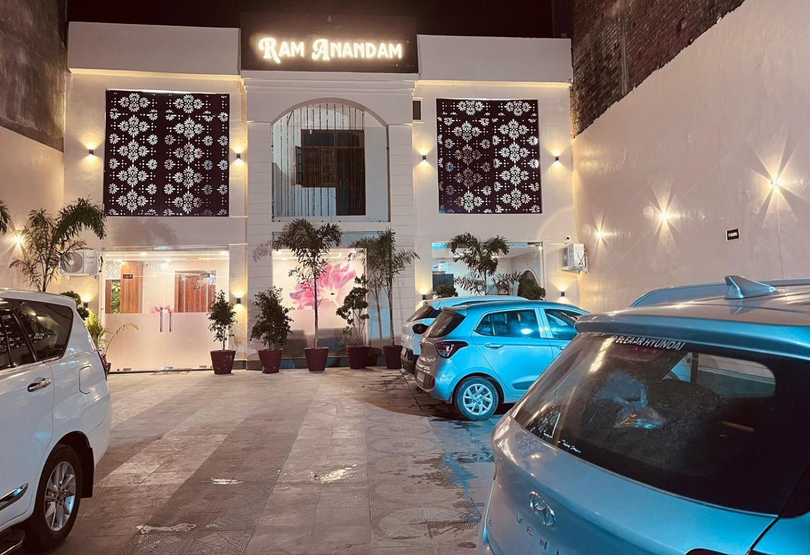Faizābād Hotel Ram Anandam Inn מראה חיצוני תמונה