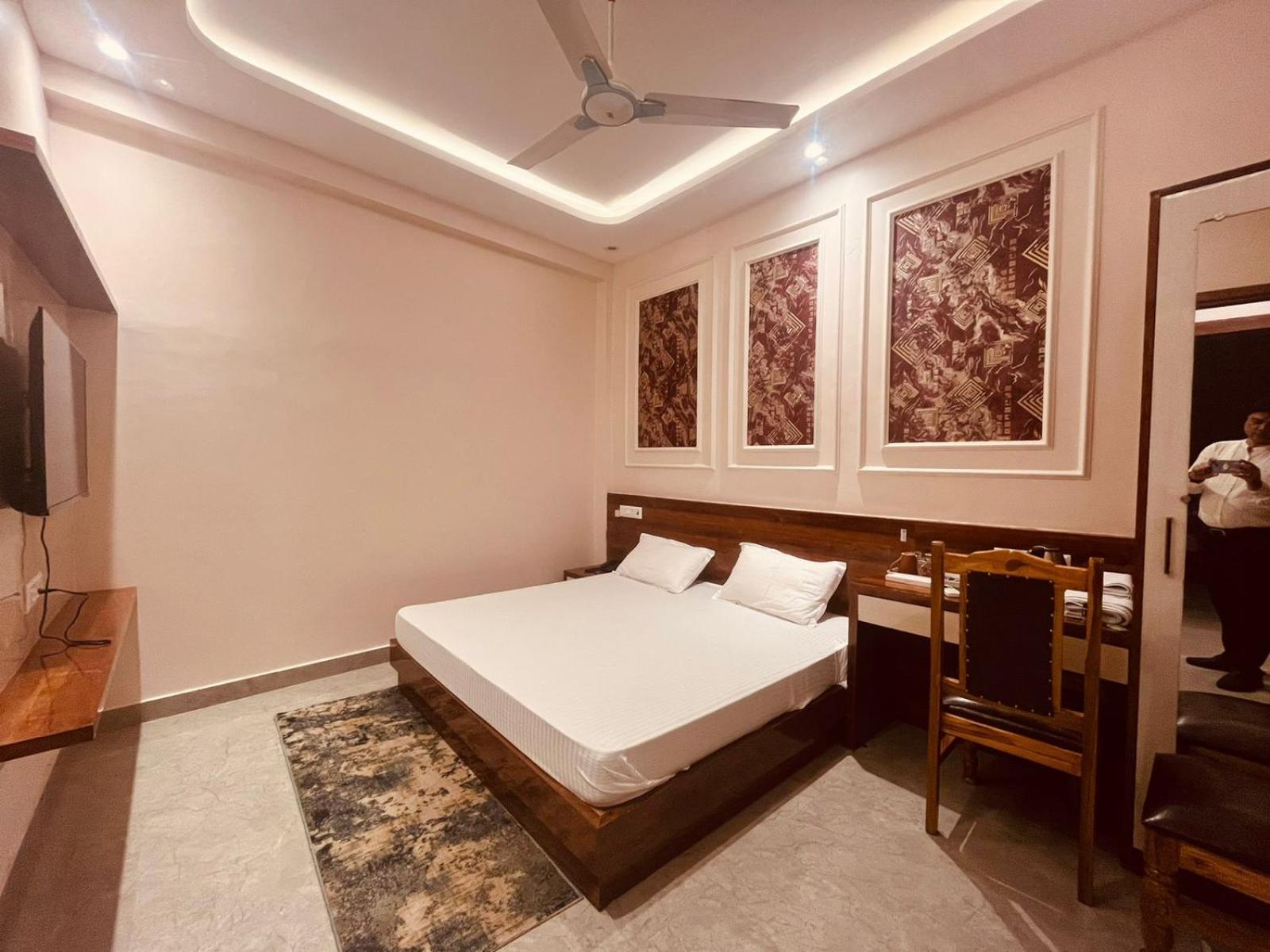 Faizābād Hotel Ram Anandam Inn מראה חיצוני תמונה