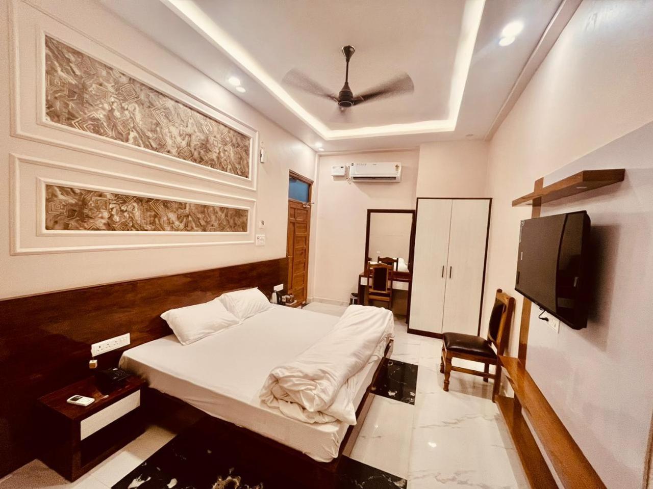 Faizābād Hotel Ram Anandam Inn מראה חיצוני תמונה